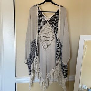 Hollister Poncho / Shall
